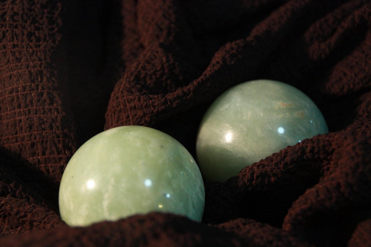 Qi Gong Kugeln aus echter Xiou Yan Jade