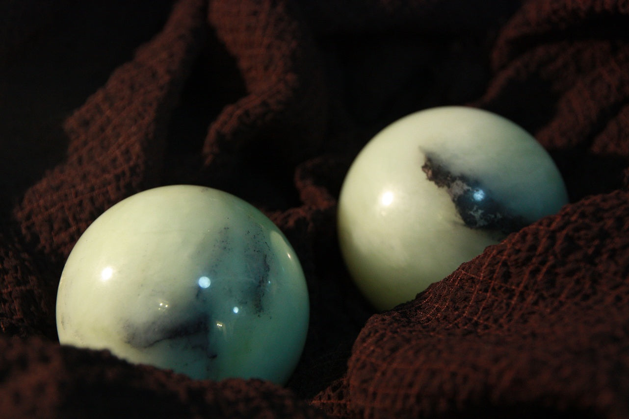 Qi Gong Kugeln aus echter Xiou Yan Jade